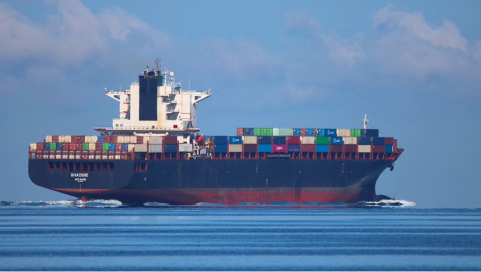 Iran-flagged ship SHABDIS at Great Belt Bridge, Denmark, on August 25 (Credit: Kurt Pedersen)